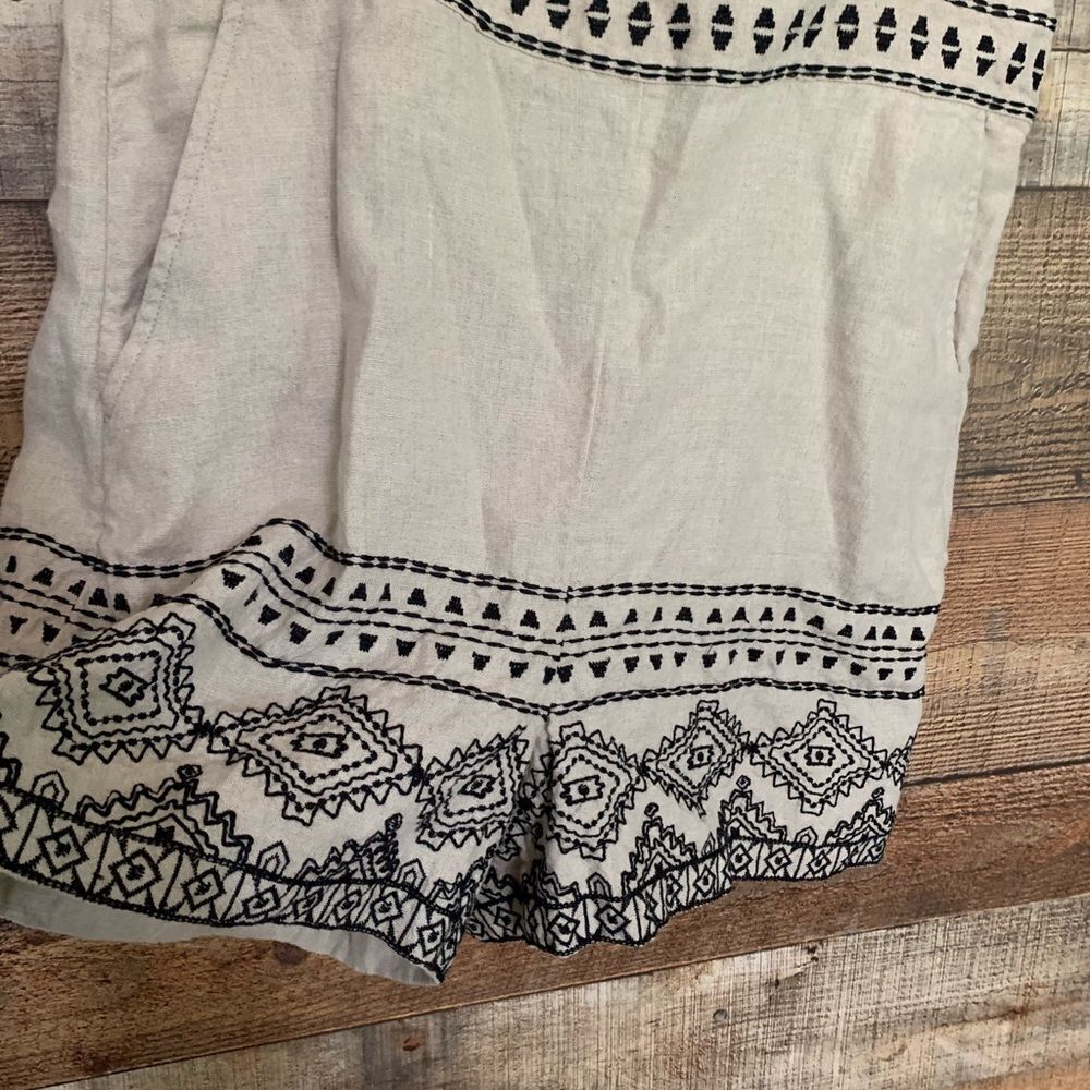 Loft‎ beige and black sleeveless shorts romper, size 10 - Picture 5 of 15